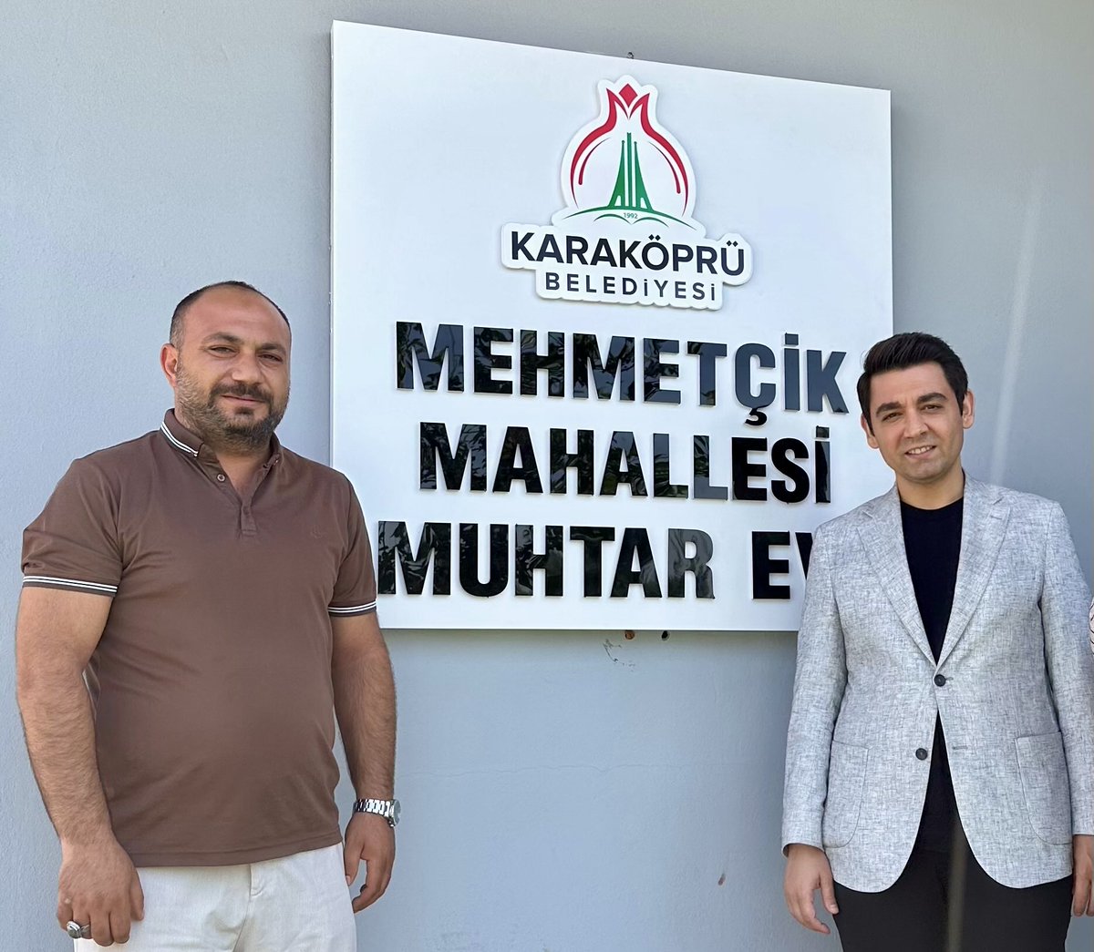 HKelesabdioglu's tweet photo. 📍Karaköprü

Mehmetçik Mahalle Muhtarımız Yılmaz Kahraman’ı ziyaret ettim.

Misafirperverliği için kendisine teşekkür ediyor, çalışmalarında başarılar diliyorum. @khrmnylmz63 https://t.co/kffUwezxp7