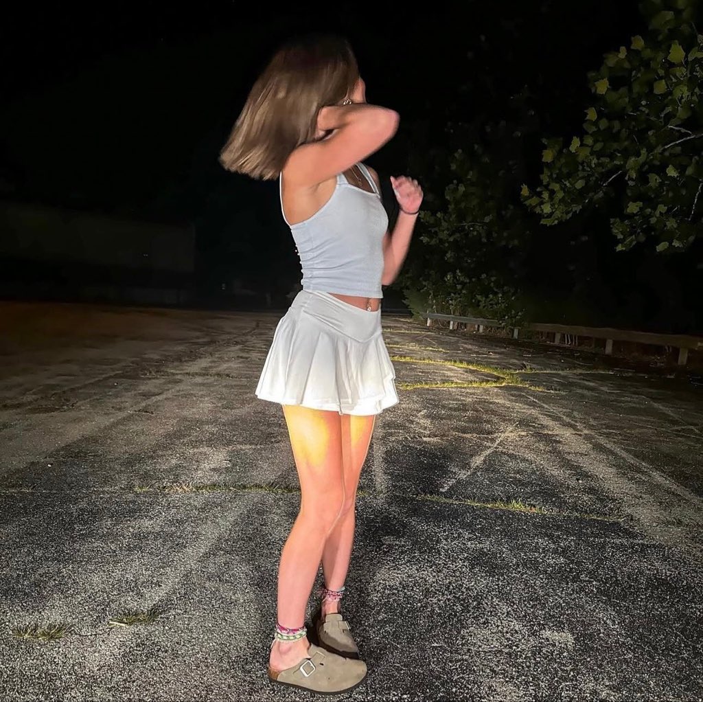 19cmdaddy's tweet photo. A #cuck Send me her gf and a ai vídeo of her, he even sent her Insta later lol 😂😂
    
Look to her and say what do you think she deserves? 
And who will be the next cuck? #submission #exposed #wankchat #cuco #goon #cumtribute #gooner  #horny #wankbattle #sissy #cumslut #cuckold https://t.co/PWKM3vbA90