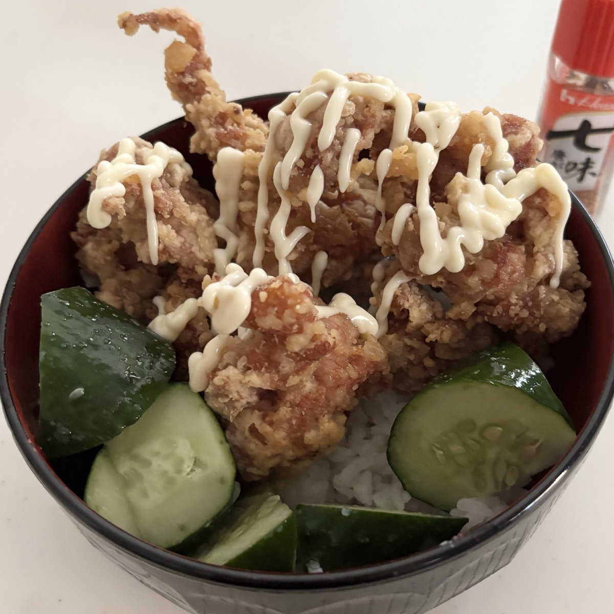 3nana77's tweet photo. 中2長男の空手前の軽食

これがペロリとなくなり
なんなら帰ってからもまた食べ
なんなら朝ごはんは和食と洋食二つ用意して全て平らげて学校に行ってます

まだ、中2です
これから、高校がまってます

世の中のお母さんたち…
お弁当は…
もしかしてタッパーレベルですか？？？
重箱？？ https://t.co/8q7zWJzREr