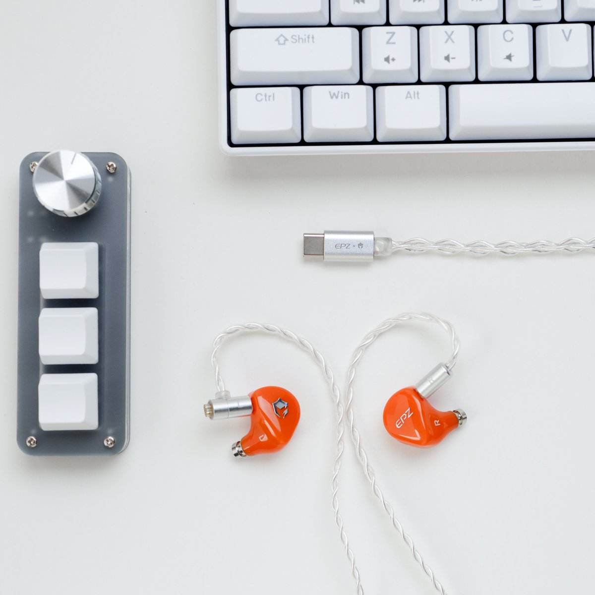 EPZ_official's tweet photo. Made to fit real ears.🎵
The 3D-printed resin shell follows the natural shape of your ear, keeping each side light at just 3.9g.
Less bulk and less pressure, 🍃♪
whether you're gaming for hours or commuting in the summer heat.🔋✨
#EPZAudio #gaming #gamingIEM #FPSGaming #gamingsetup #audio #AudioGear #G20Pro