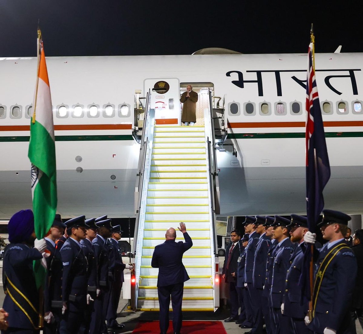 MEAIndia's tweet photo. Kia Ora New Zealand!

Prime Minister @narendramodi arrived in Auckland, marking the first visit by an Indian Prime Minister to New Zealand in 40 years. In a special gesture, he was received by PM @chrisluxonmp at the airport in Auckland. 

This historic visit is set to strengthen bilateral ties and unlock new avenues of cooperation across several areas especially trade, defence, sports, culture, education, and people-to-people exchanges.