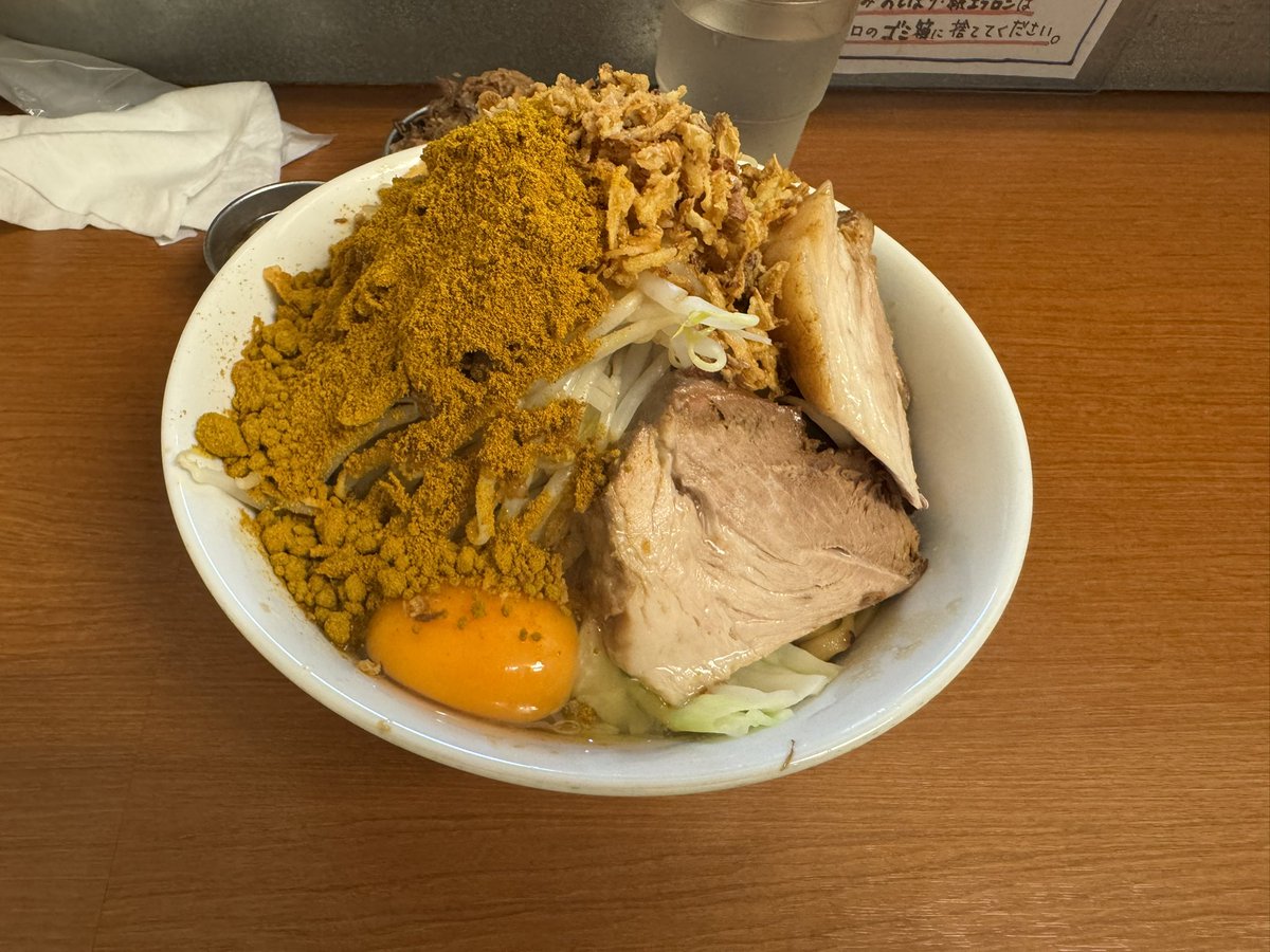 satokky_'s tweet photo. 地球規模で考えろソラさんへ
夏の合宿初日ポールポジションで
ニンニク抜き野菜マシ脂マシマシで
美味しくいただきました。 https://t.co/awgVb2Ve5e