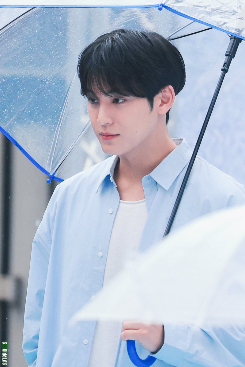 Svtppiness's tweet photo. 260709 Snickers pop-up

#세븐틴 #seventeen
#민규 #mingyu #ミンギュ
#김민규 #kimmingyu https://t.co/tenFiLRFFq