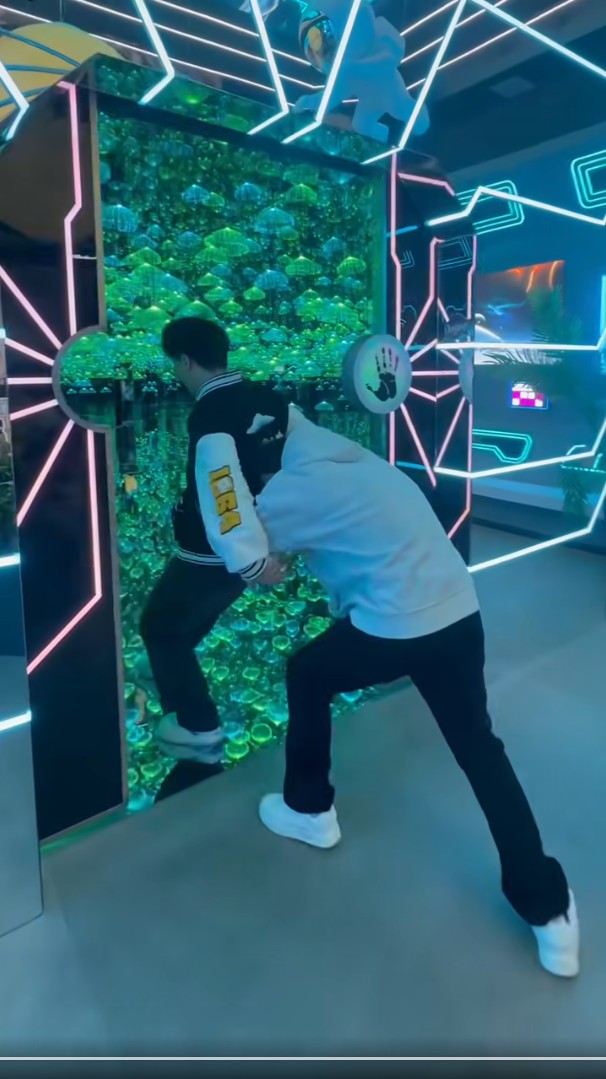 amusementlogic3's tweet photo. Tourisme numérique à Luoyang, en Chine
Des espaces immersifs où des groupes de personnes partagent la même expérience numérique sans avoir besoin d'aucune interface physique.
👉 https://t.co/dDL20W2XQo

📱 #tourisnumérique #luoyang #chine #technologie #futur #tourisme #loisirs https://t.co/COj1hYhVYc