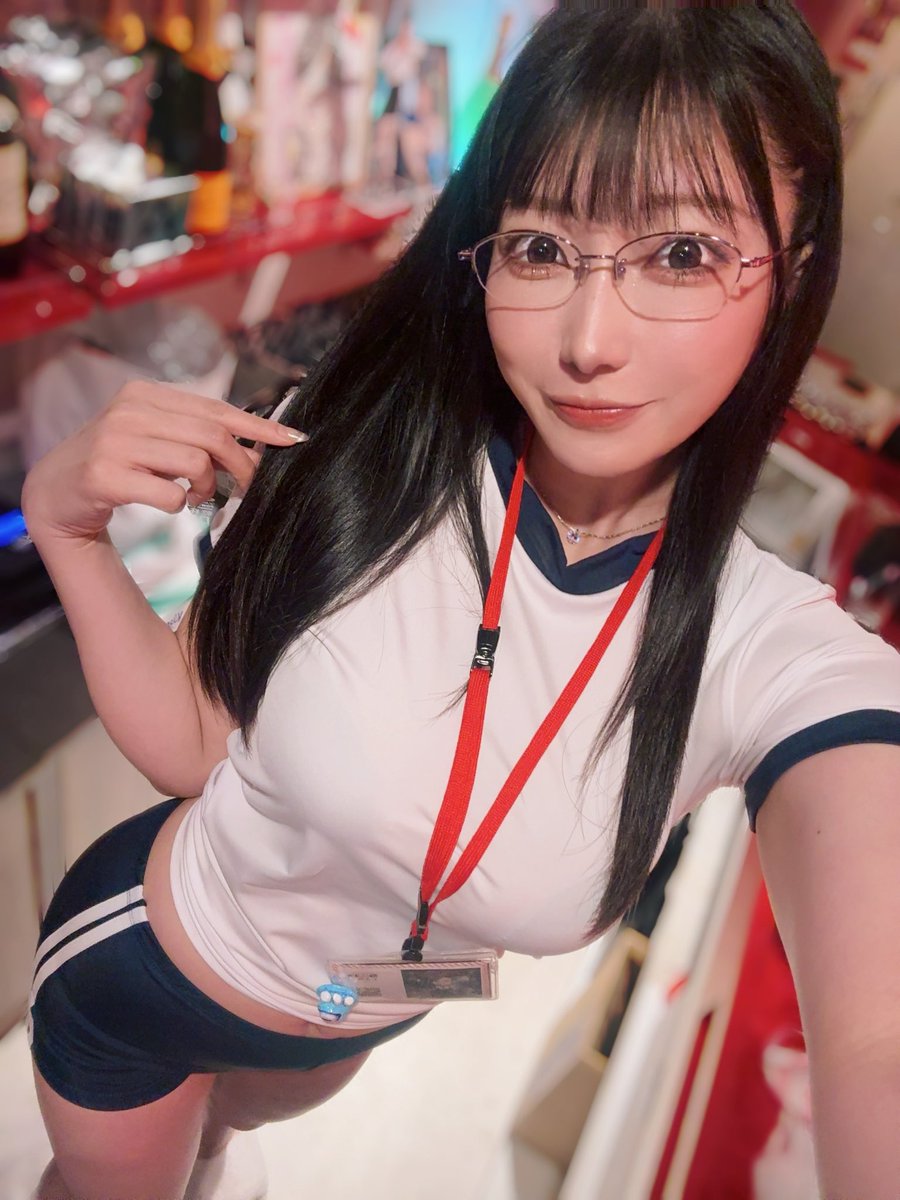 ginghamneko's tweet photo. 池袋でお待ちしておりますっ

23:30まで✨ https://t.co/9fCgoClq4v