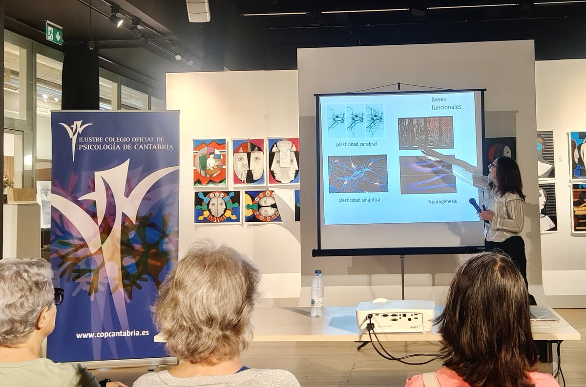 cop_cantabria's tweet photo. Este viernes 9, en el programa Cada Mes una Emoción se habló de la Emoción Júbilo.
Yvonne Crispin Lannes impartió, en el CC Tabacalera, la conferencia titulada "Cuidar la mente es tendencia, súmate al cambio: previniendo el deterioro cognitivo" https://t.co/nOUNRVJEDO
