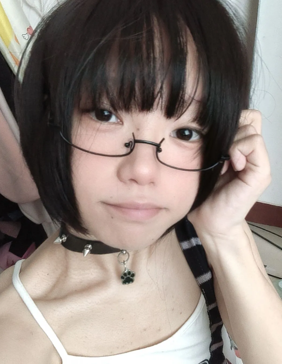 yuifac222's tweet photo. 本人19歲 
長得像未成年 其實已經是大學生了 
還會有人相信嗎？ 
本人，是本人 https://t.co/MZouFIXV42
