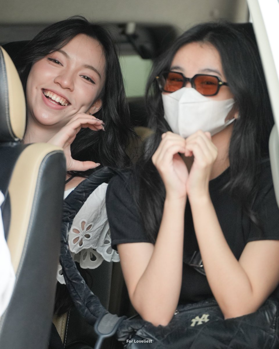 ForLoveliest's tweet photo. C for Cinta #SquadCC alias kapan mabar lagiii 😂
@Aralie_JKT48 @CErine_JKT48 https://t.co/1QPmMSRw98