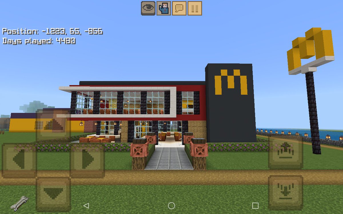 MCPlayer101206's tweet photo. McDonald's (Exterior/Facade)
#minecraft #minecraftbuilds https://t.co/U2NOOUQuAg