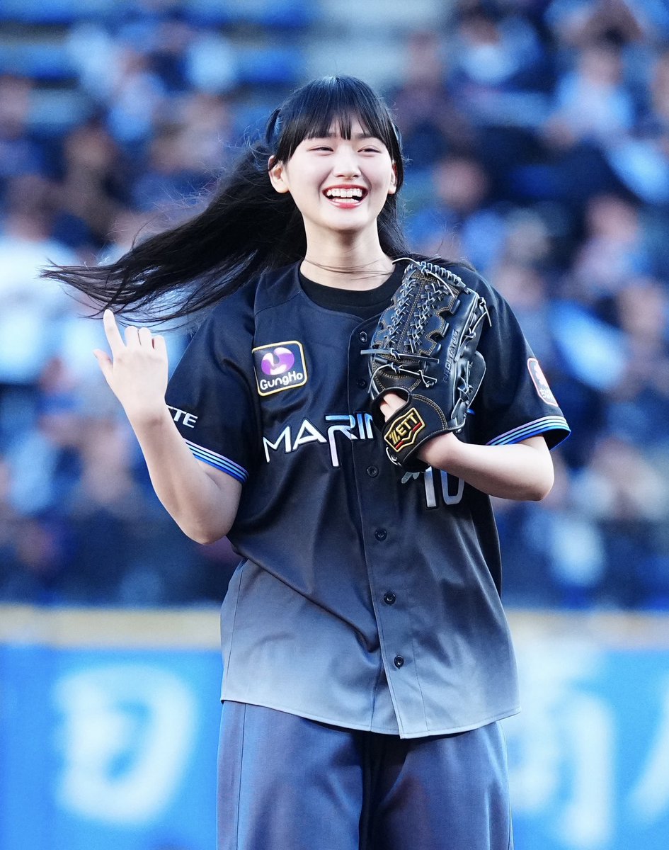 Sponichi_Photo's tweet photo. 〈ロ・オ12〉始球式を行なった山﨑天（撮影・長久保　豊） https://t.co/RV3iS8n8yw