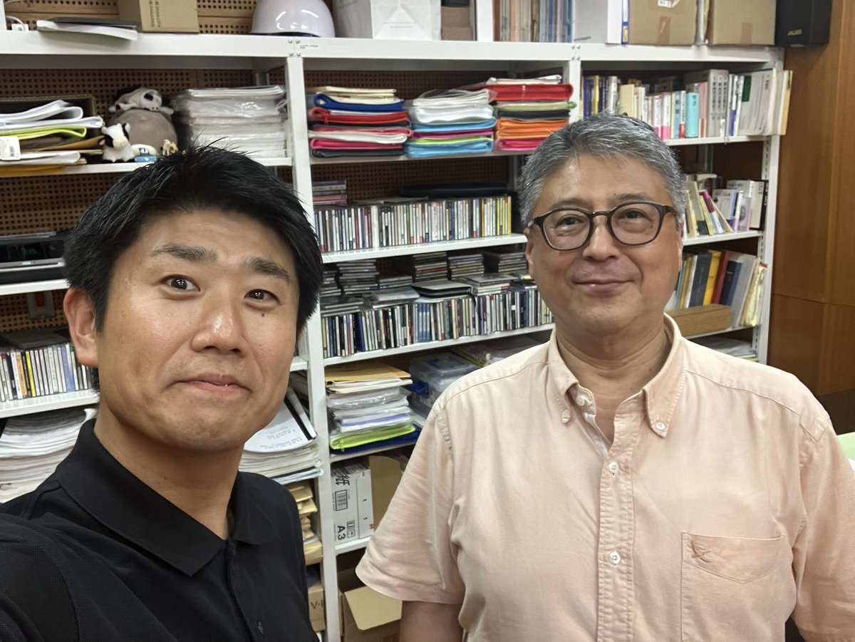 watta_conductor's tweet photo. 本日はこちら💁‍♂️
同志社女子大学にて「音楽家のためのキャリア講座」という授業のゲスト講師を務めてまいりました。自分の生い立ちを、現在の仕事に至るまで細かく話してきました。少しでも学生のお役に立てれば良いかな〜。指揮仲間の牛渡教授、お招きいただきありがとうございました😊 https://t.co/j1wDNdfjMh