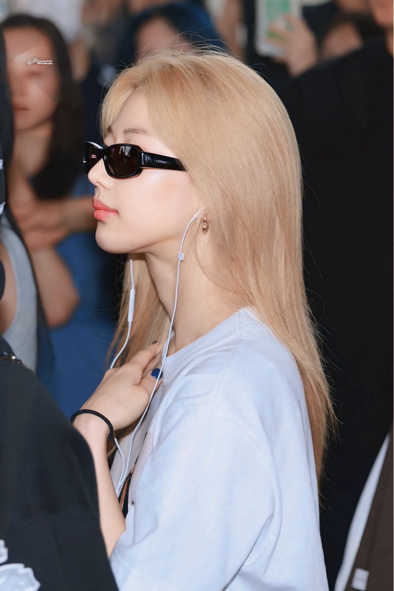 bm_eraa's tweet photo. RUKA arrives at Incheon International Airport, South Korea. ✈️🇰🇷

Effortless visuals and elegance, even at the airport. 💙

#BABYMONSTER #베이비���스터 #RUKA #루카 #Airport https://t.co/zrHIEEbLdA