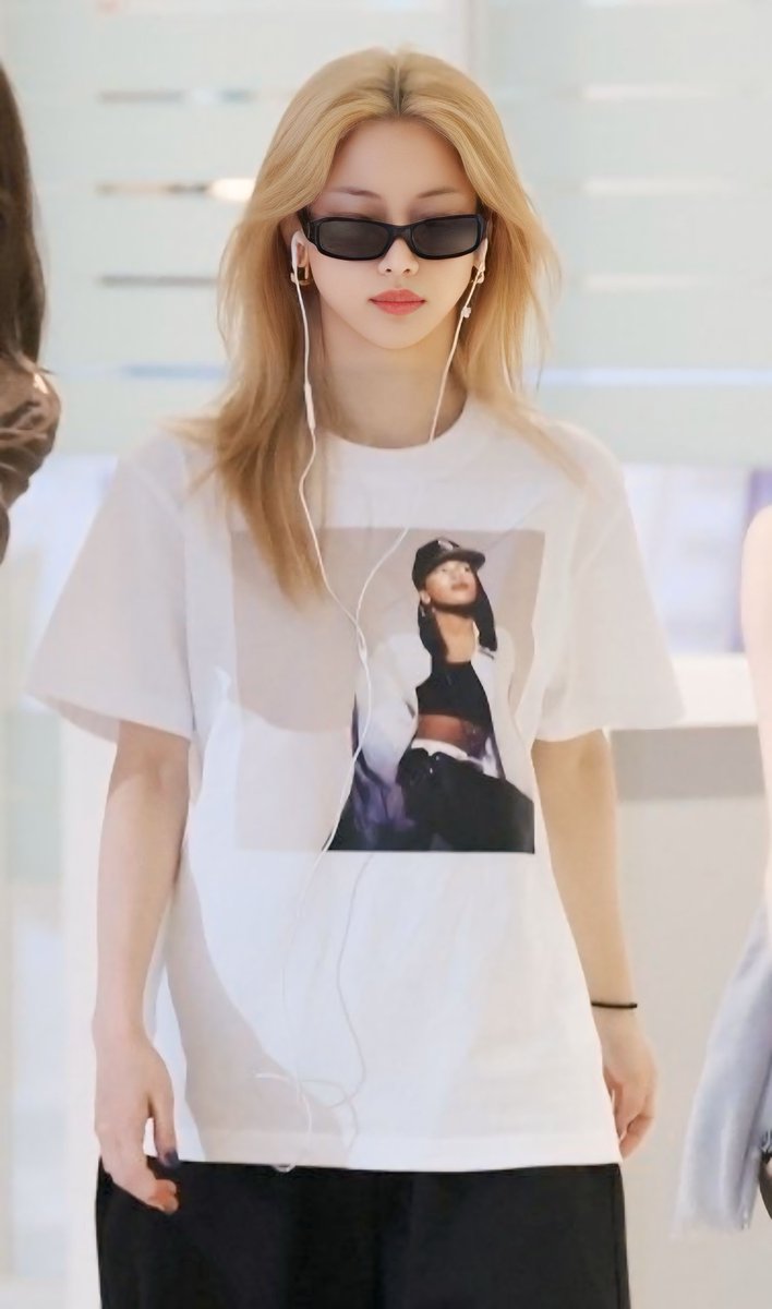 bm_eraa's tweet photo. RUKA arrives at Incheon International Airport, South Korea. ✈️🇰🇷

Effortless visuals and elegance, even at the airport. 💙

#BABYMONSTER #베이비���스터 #RUKA #루카 #Airport https://t.co/zrHIEEbLdA