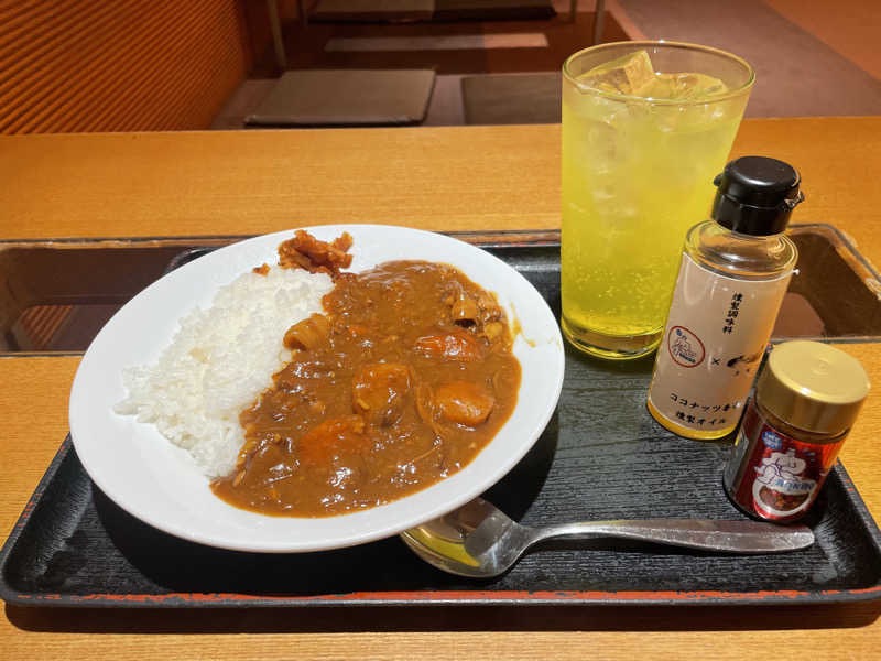 sauna_madoguchi's tweet photo. サウナ→ご飯→館内着でゴロゴロ→爆睡→またサウナ
仕事のことも、明日の予定も全部忘れて、
ただ何も考えずにサウナに入りたい。
たぶん人としては何も生み出してないけど、
幸福度だけはめちゃくちゃ高い。
サウナ後の少し眠い状態で、
リクライニングに沈みながら気づいたら寝落ちするのが好き。
予定を全部なくして、
欲望のままサウナしかしない日。
こういう日が一番幸せな気がする。