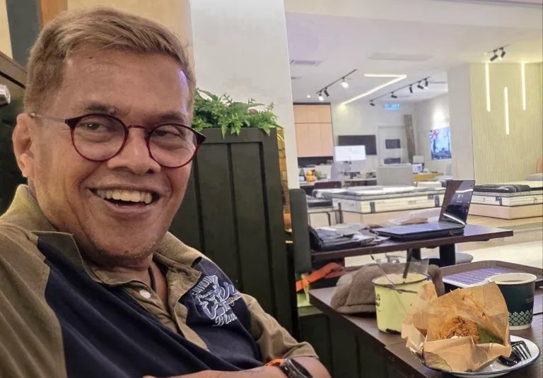 AlanIanAtkinson's tweet photo. The author reflects on turning 68, celebrating with family and interacting with neighbors who complimented his new hair colour. Conversations about cultural references, smartphones, and birthday messages highlight connections. https://t.co/A59DfIEOdS