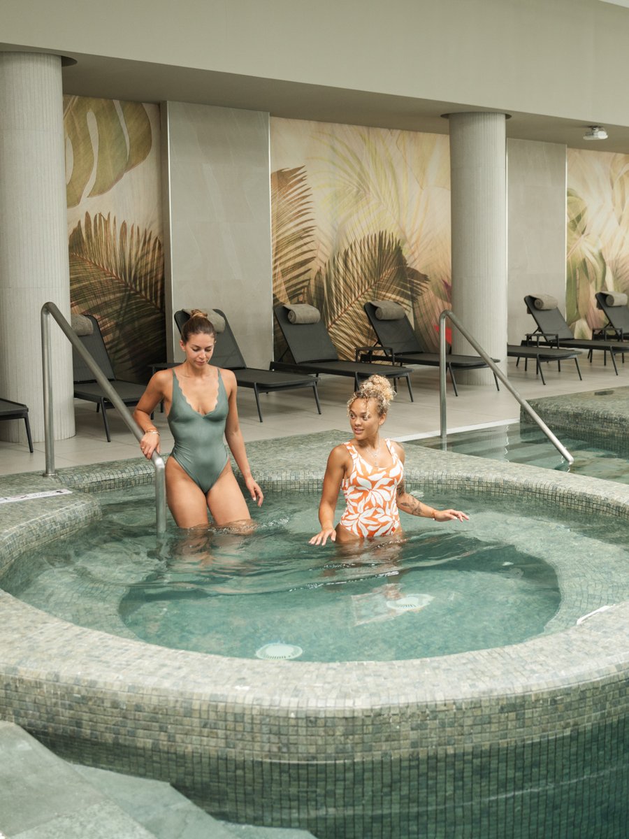 RiuHoteles's tweet photo. 💡 ¿Qué parte del circuito de spa disfrutas más cuando te alojas en un hotel RIU? ☺️ https://t.co/43Ry4QfJEH

🔹 Piscina de hidromasaje
🔹 Chorros de masaje para el cuello
🔹 Camino pediluvio

#RIUtastic https://t.co/t4DJIOl5NQ