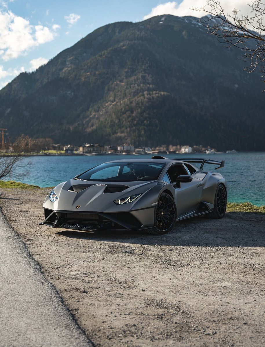 LuxuryCars365's tweet photo. Lamborghini Huracan STO 🌊 https://t.co/ttzs99GRAb