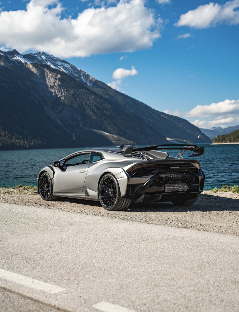 LuxuryCars365's tweet photo. Lamborghini Huracan STO 🌊 https://t.co/ttzs99GRAb