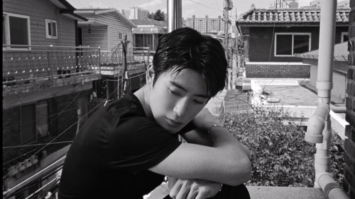 hourlyjaeh's tweet photo. oh girl this love is 99 degrees ❤️‍🔥

99 DEGREES OUT NOW
#JAEHYUN_99Degrees
#이미완벽한_재현이의_99도 https://t.co/D7b02Od9nV
