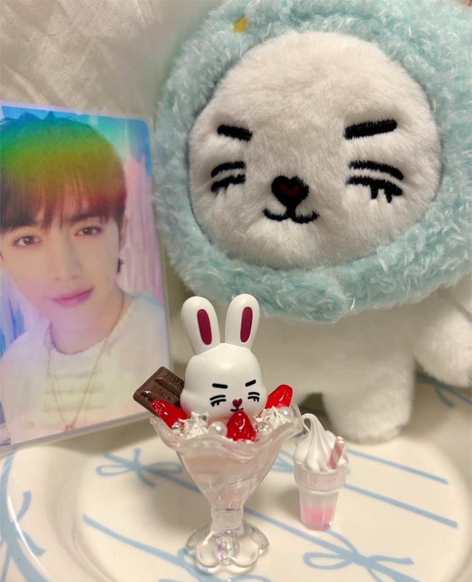 0808svtsc's tweet photo. 🍨にちなんでチェチェリーパフェ作った🍒🍓 https://t.co/Y1U1kmU6X9