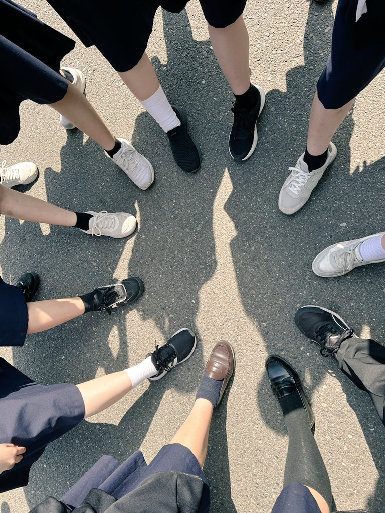 AR_engkb's tweet photo. おはようございます！
今日は春季発表会当日でした。これまでの練習の成果を全て出し切り、最高の舞台を作り上げることができたと思います！
今回で3年生は引退となります。今日まで応援してくださった方々、本当にありがとうございました！！そして頑張れ後輩たち！🎭💐 https://t.co/EQzoYHrr2Q