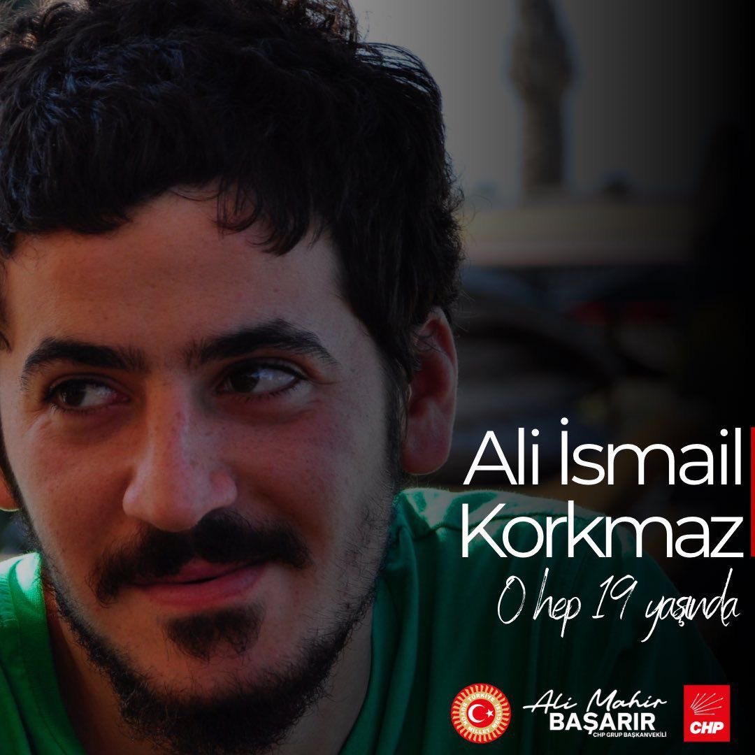 alimahir's tweet photo. “Daha 19 yaşında, düşlerinde özgür dünya…”

Ne gülüşünü, ne direnişini, ne sana atılan o tekmeyi, ne de emri vereni asla unutmadık, unutmayacağız!

#AliİsmailKorkmaz 🥀 https://t.co/MJszNenZx9