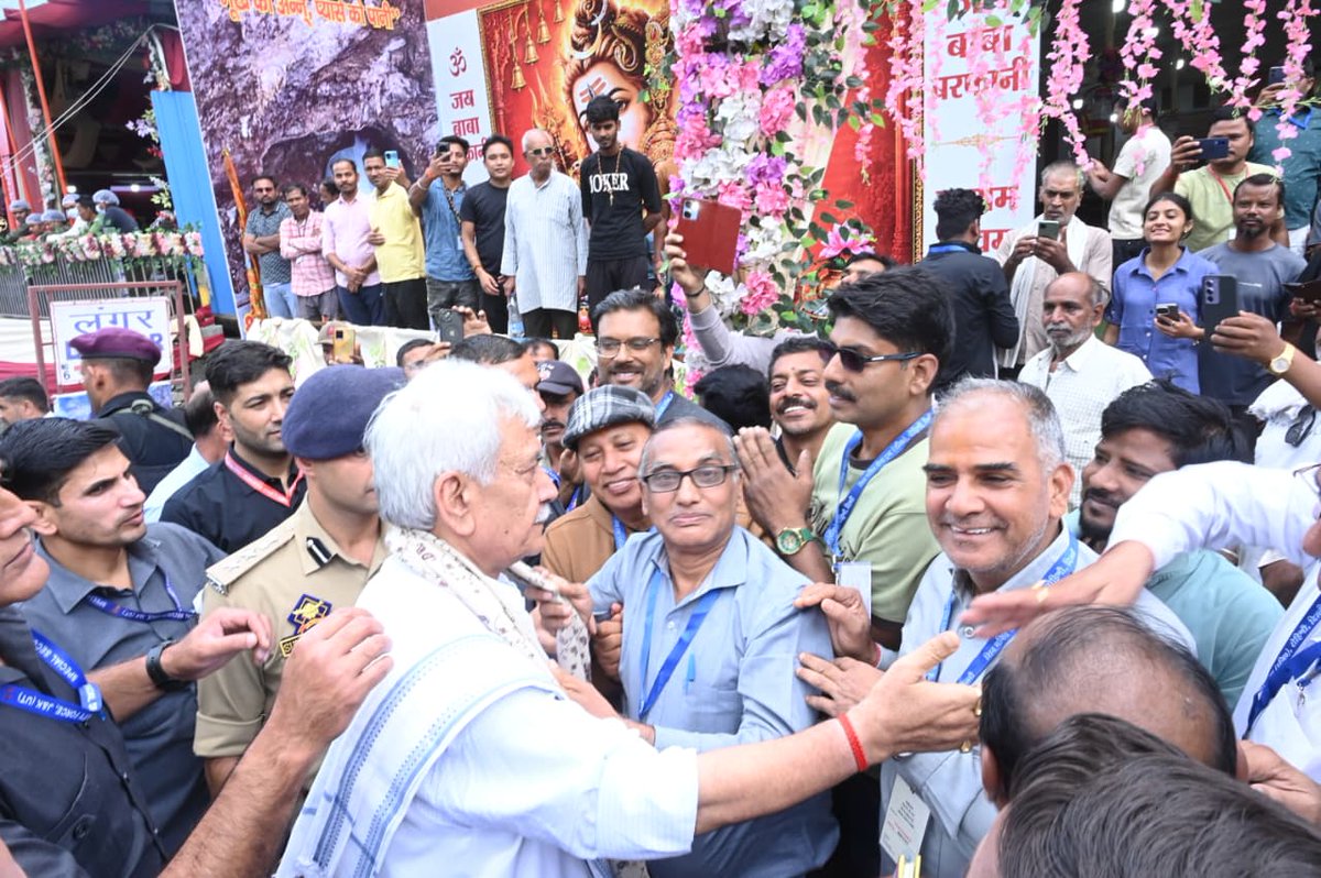 KNSKashmir's tweet photo. #KNSUPDATE || Visited the Baltal Base Camp to review the arrangements for the pilgrims of Baba Amarnath. I inspected every facility along with the senior officials and made it clear to all departments that the comfort of Shri Amarnath’s devotees must remain the highest priority. From registration to accommodation, from smooth movement to darshan, every step of the journey should be seamless and free of any obstacles. The Shrine Board and every department involved are united in their dedication to making this spiritual journey a safe, seamless, and deeply memorable experience for all: LG @manojsinha_
@OfficeOfLGJandK @diprjk @JmuKmrPolice