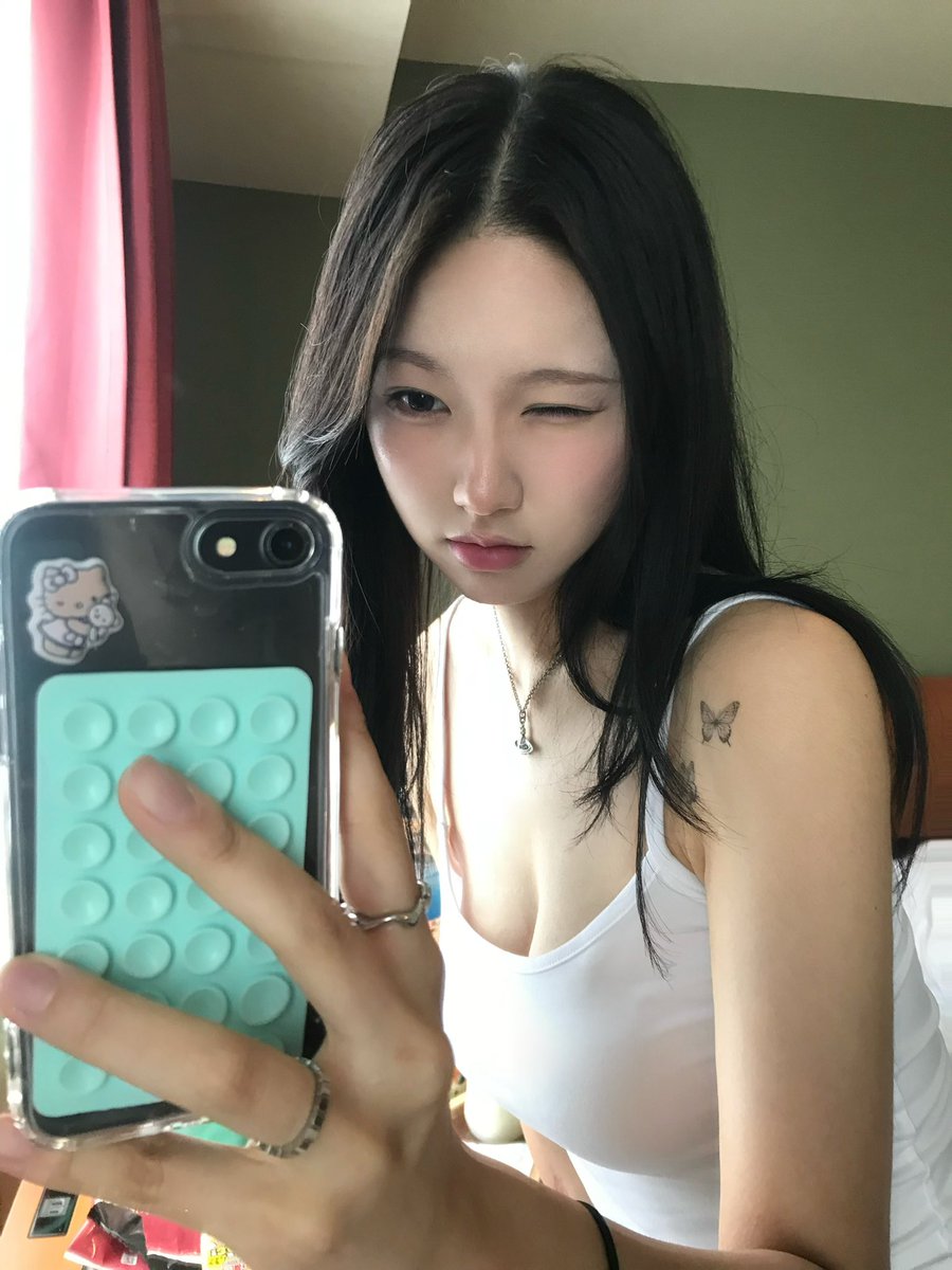 뮹 tweet media