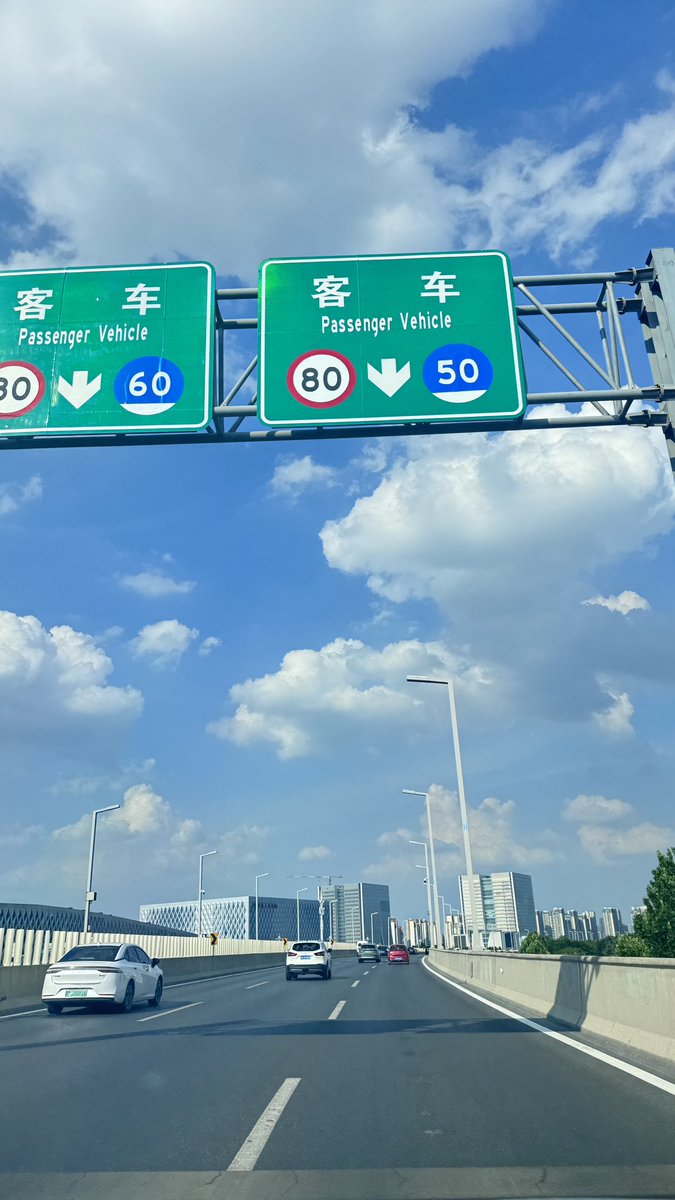 Scottliu616's tweet photo. 郑州今天能把人烤出油～ https://t.co/CvqueEqZL6
