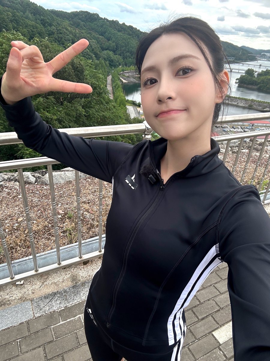 Apink_2011's tweet photo. 2026.07.10
<같이 뛸 RUN희>

🐼들 ღ으로 RUN🩷

#에이핑크 #Apink
#오하영 #하영 #HaYoung https://t.co/Ww1vbEb3Ca