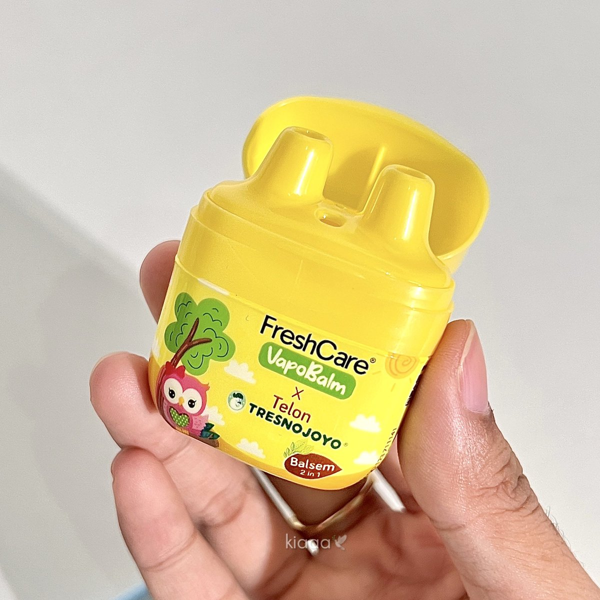 berburushopee's tweet photo. WAR IS OVER… akhirnya FreshCare ada varian minyak telon, wanginya bayi banget😭💛 https://t.co/uQiLxdPfgV