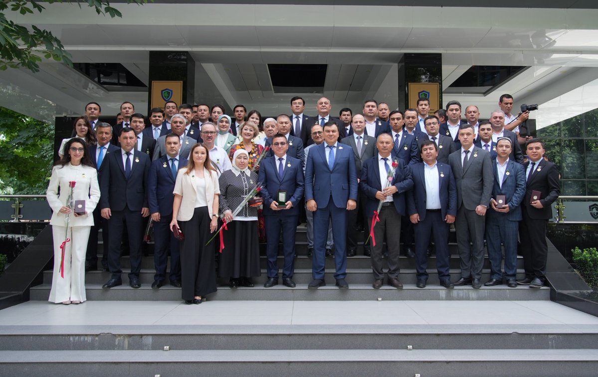 IWMI_'s tweet photo. Congratulations to IWMI’s Iskandar Abdullaev on receiving Uzbekistan’s “Tabiat Himoyachisi” (Defender of Nature) badge for his contributions to environmental protection, sustainable water management and regional cooperation across Central Asia.
#OneCGIAR #WaterSecureFuture https://t.co/e8UZqaQq91