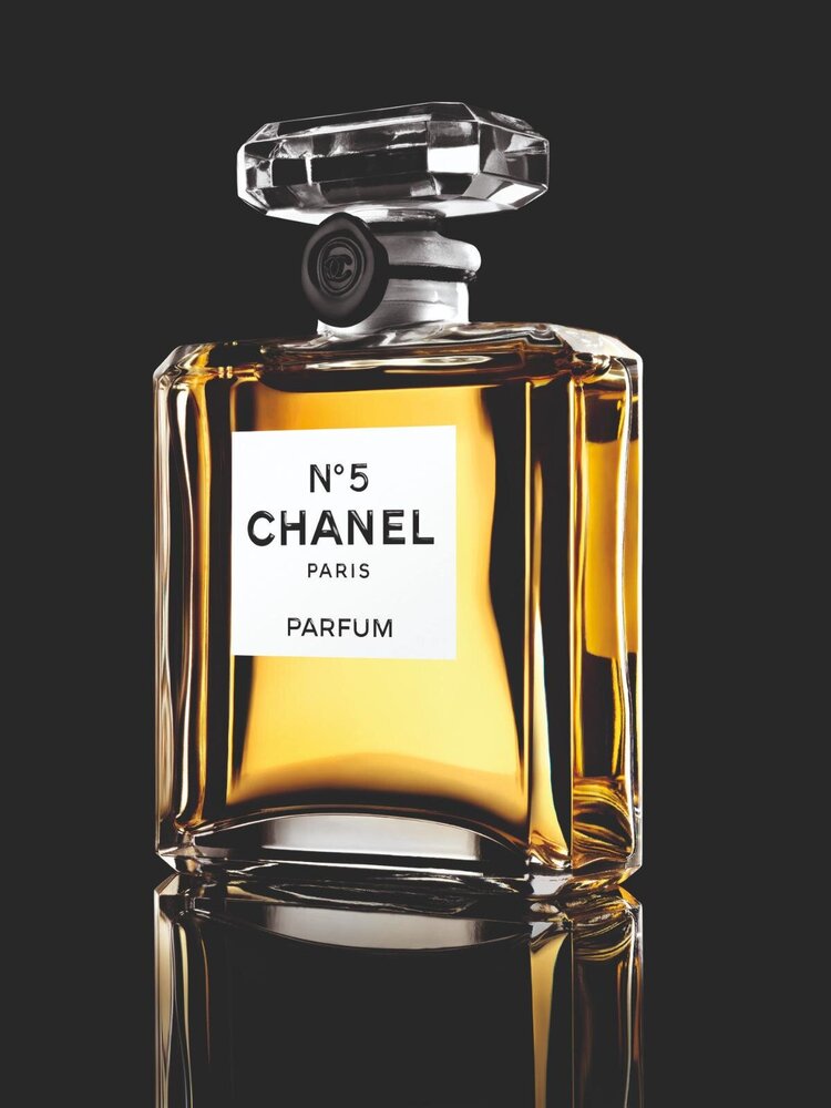 fashionpressnet's tweet photo. シャネル最高峰フレグランス「シャネル グラン パフューマー」始動、新パルファム「1957」など誕生 - https://t.co/a41xK5CAJL https://t.co/GRSrWcHlZu