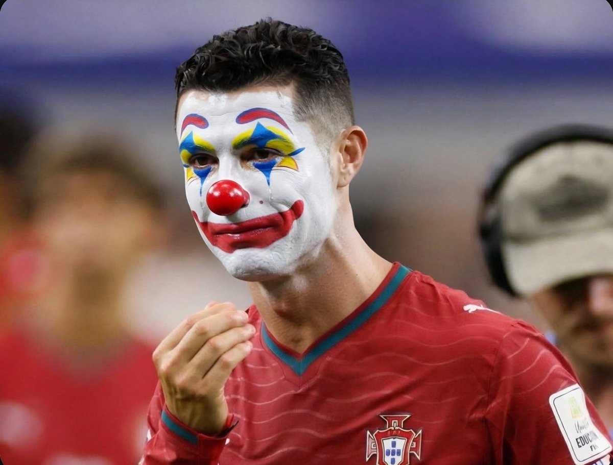Active_Volcanoo's tweet photo. @FootyHumour Ronaldo Fans: "World Cup is scripted."

Meanwhile Ronaldo's role in the script:😂 https://t.co/VxCREE2IeM