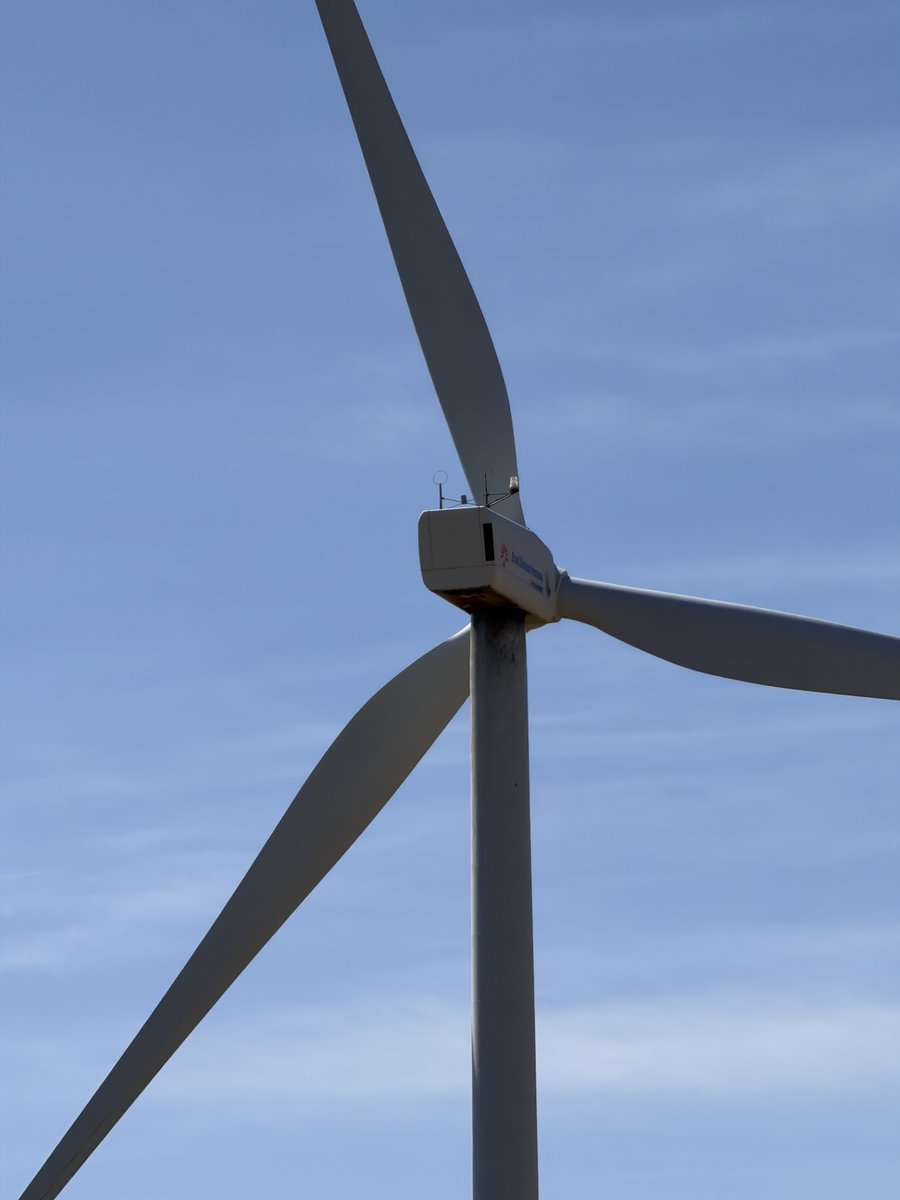 rango_solutions's tweet photo. Every inspection starts long before opening a component.

Reliable inspections mean fewer unexpected outages, better performance and a longer service life.

📍 PE Loma Gorda – Vestas V90

#WindEnergy #WindTurbines #Renewables #PredictiveMaintenance #Inspection #RangoSolutions https://t.co/aNIGu6tOdX