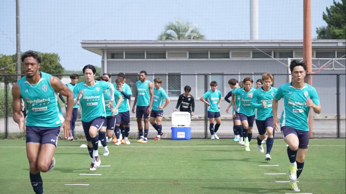 AvispaF's tweet photo. 7月8日のトレーニングの様子を
公式YouTubeにて配信中🎥🐝

夏本番の暑さの中、選手達はハツラツとした雰囲気でトレーニングに励んでいます⚽️🔥

ご視聴はこちらから👇
https://t.co/gsFZn9UgnP

#アビスパ福岡 https://t.co/JoU22kfRIh