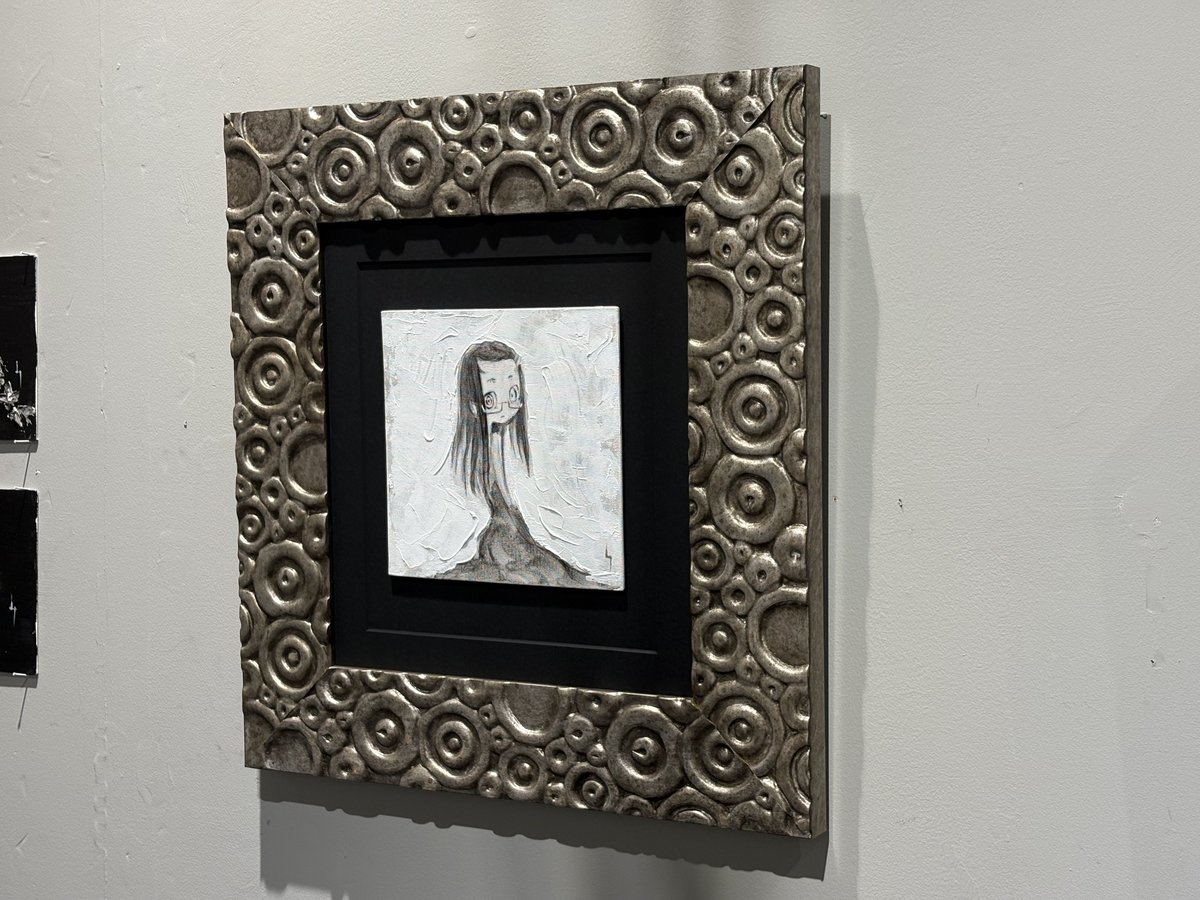 DS_spacecaiman's tweet photo. 【ウエダハジメ展 USO】

＜新規描き下ろし原画・ガレージキット販売のお知らせ＞

7/11(土)のオープンより、ウエダハジメ先生の原画を販売いたします！
本展メインビジュアルの「ヘルナースちゃん」「鬼コちゃん」の新作、『Qコちゃん THE地球侵略少女』の「フリ子ちゃん」の新規描き下ろしが対象になります。

また、同じく7/11(土)のオープンより、「バステト神　レジン製未塗装ガレージキット」の在庫もわずかですが復活し、再販いたします！ぜひ、お買い求めくださいませ。

7/11(土)のオープン時より販売開始いたしますが、ご入場・ご購入に関しましては11:00～11:30の間に会場入り口付近にてランダムで入場整理券をお配りします。
受け取っていただいた入場整理券の番号順にてご入場・ご購入いただけます。

※開催初日と同様の方法にて入場整理券を配布します。
※整理券配布方法につきまして、詳しくは公式サイトをご確認ください。

▽DScaiman公式サイト
https://t.co/iwSlF1uQnd

#ウエダハジメ #ウエダハジメUSO展 #DScaiman