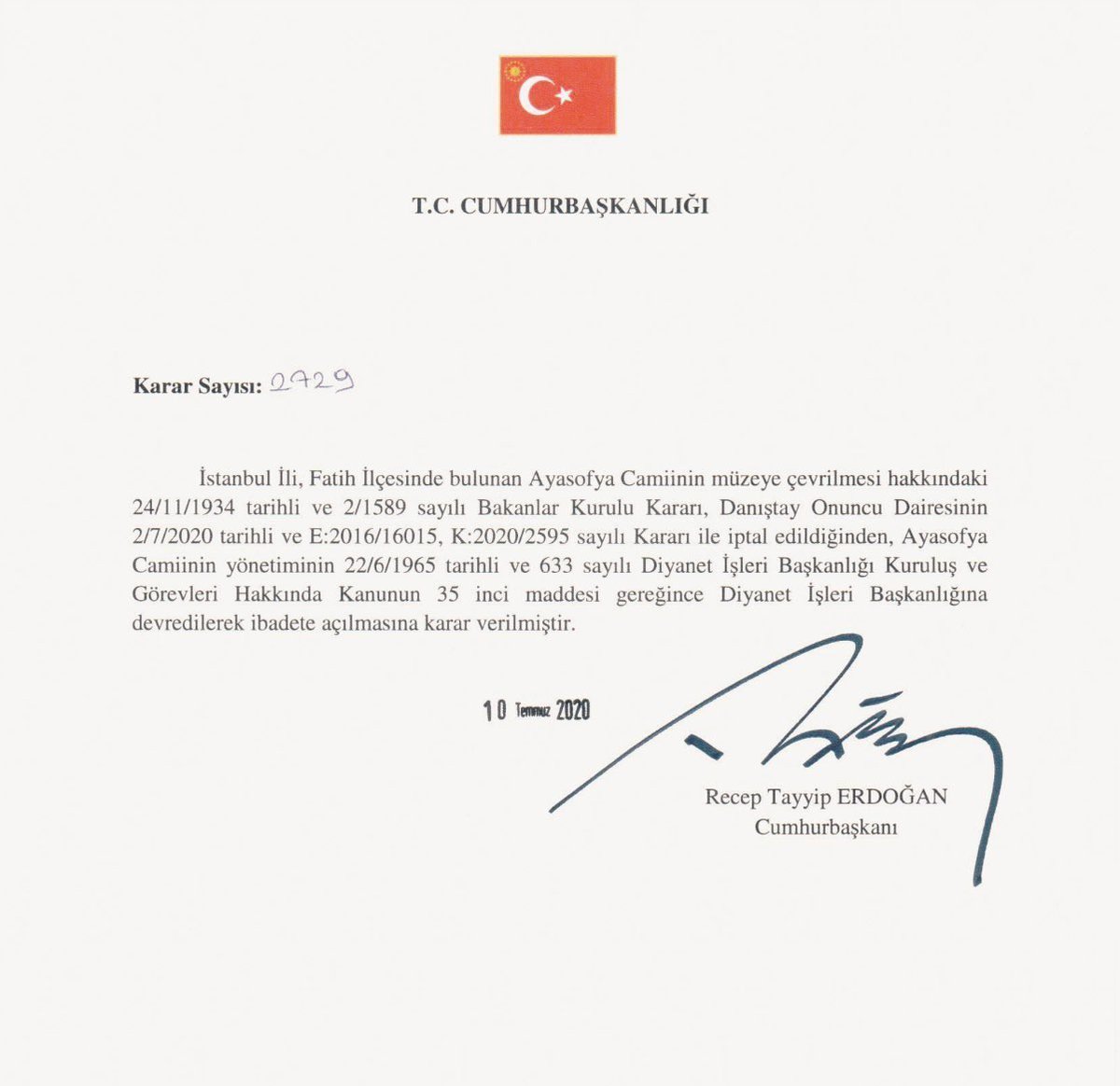 ertugkocacik's tweet photo. Peygamber Efendimiz Hz. Muhammed’in (S.A.V.) müjdesine mazhar olan atamız Fatih Sultan Mehmet Han’ın aziz emaneti #Ayasofya, 6 yıl önce bugün Cumhurbaşkanımız Sayın @RTErdogan’ın imzasıyla yeniden asli kimliğine kavuşarak milletimizin gönlündeki hasretini sona erdirdi.

Bu tarihi iradeyi ortaya koyan, Fatih’in emanetine sahip çıkarak Ayasofya’yı yeniden ibadetle buluşturan Cumhurbaşkanımız Sayın Recep Tayyip Erdoğan’dan Allah razı olsun.

Ayasofya ebediyen hür kalacaktır inşallah. 🇹🇷

#10Temmuz2020