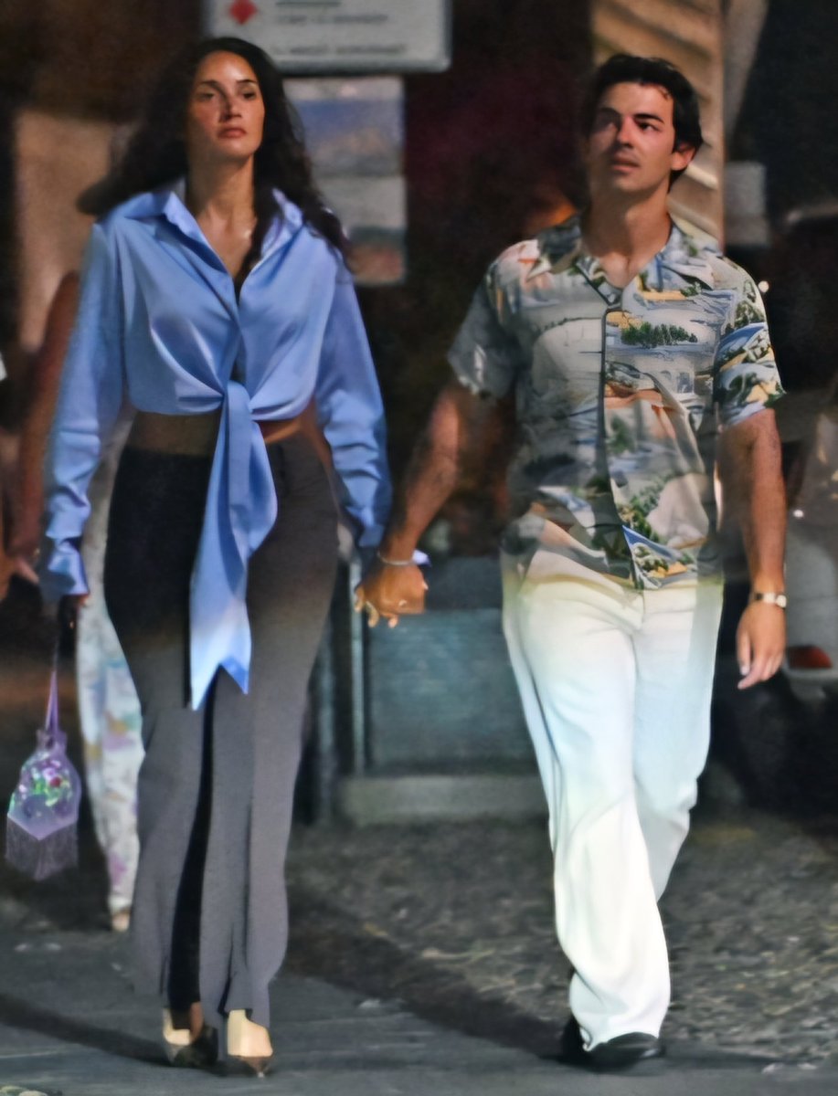 strawbsxjonas's tweet photo. Joe and Tati when they were in Italy ❤️ https://t.co/qJcARGtztG