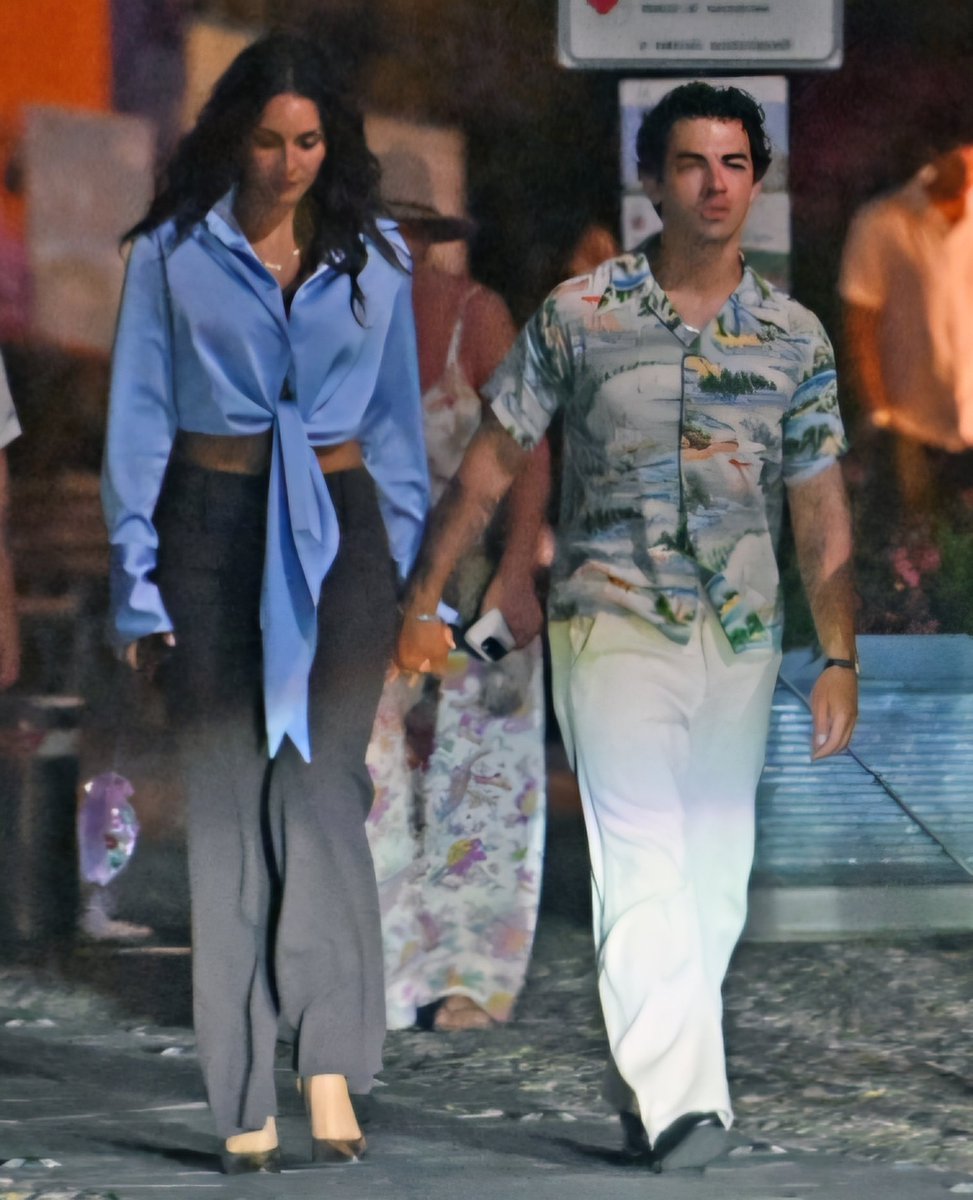 strawbsxjonas's tweet photo. Joe and Tati when they were in Italy ❤️ https://t.co/qJcARGtztG