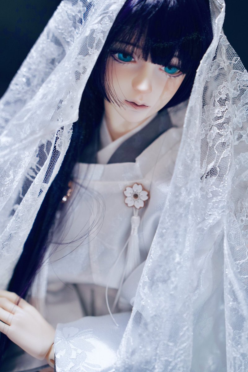 fycd_05's tweet photo. 【DOLK×RSDOLL】Verroky - 陰陽師 ver. Limited
去年の秋から待ってた綺麗な子が届きました🥹
中性的でめちゃめちゃ綺麗…
あと衣装の一部にお香の香りがついていて、それがすごい雰囲気ある演出になって、全部が美術品のようです🤔✨
造形も優しい線でとっても綺麗
#RSDOLL #DOLK https://t.co/WEMbEEPolk