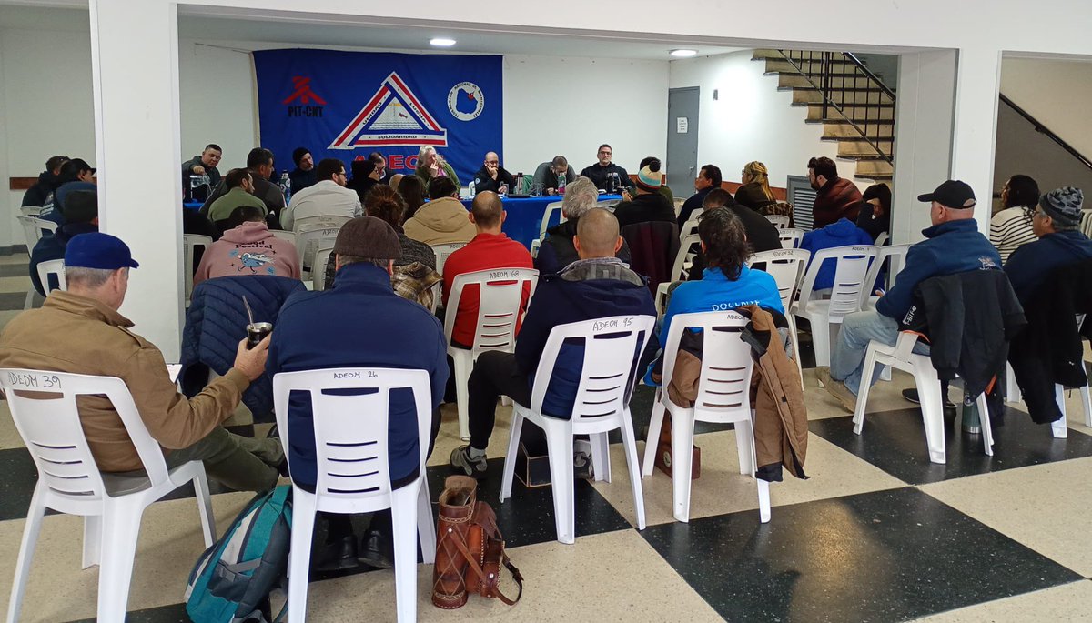 MaldonadoAdeom's tweet photo. 🗣️  ASAMBLEA DE DELEGADAS/OS

En nuestra sede sindical, desde bien temprano, con delegados/as de todo el departamento, poniendo en común temas importantes de los distintos sectores de trabajo. 

🗓 El próximo 30 de julio, ASAMBLEA GENERAL en AJUMM! https://t.co/p0JtklNcRE