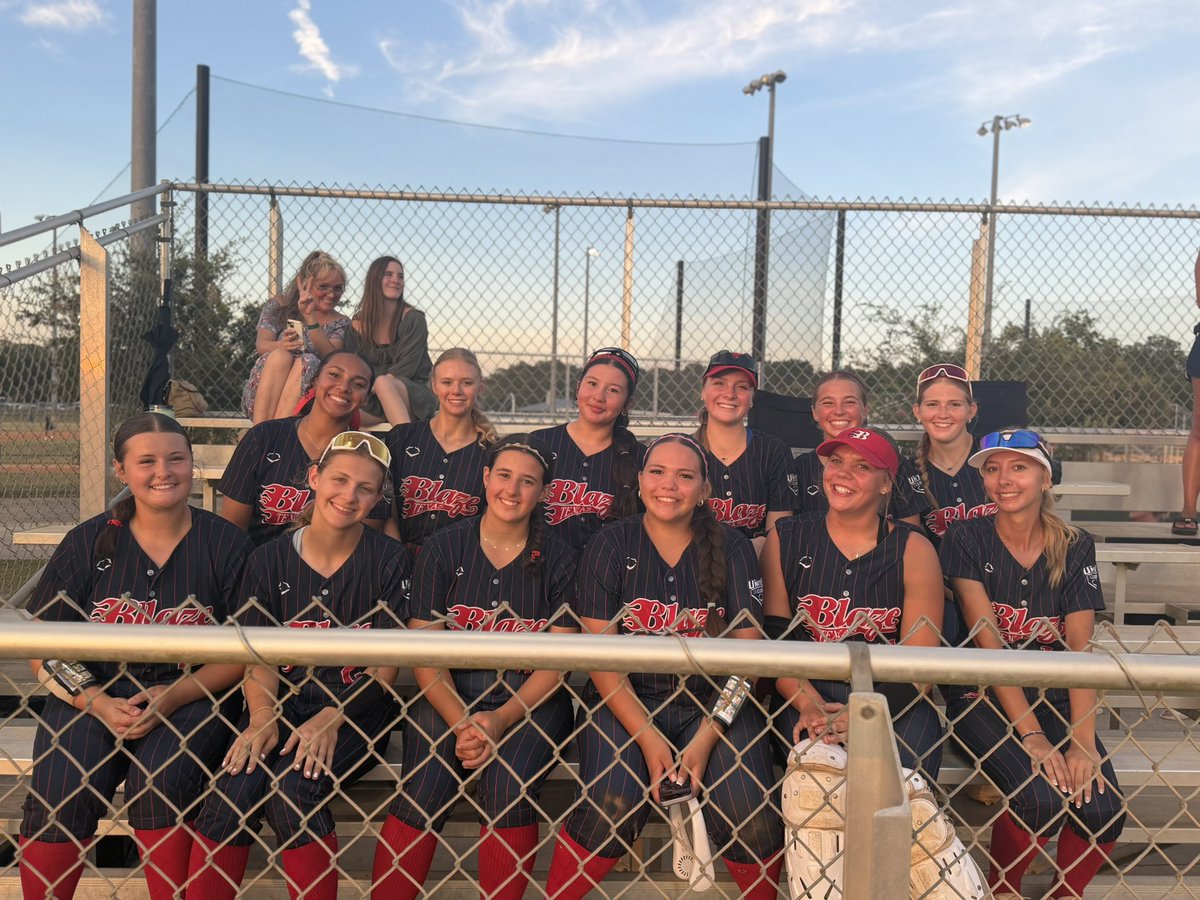 txblazeatxnat's tweet photo. 🔥Undefeated at the USSSA Gulf Coast National Championship and we’re bringing back a lot of hardware to Texas winning the championship last night!!!  Very special group of young ladies we have here, sitting at 28-1 this summer!!!🔥 https://t.co/WEiP87tBRA