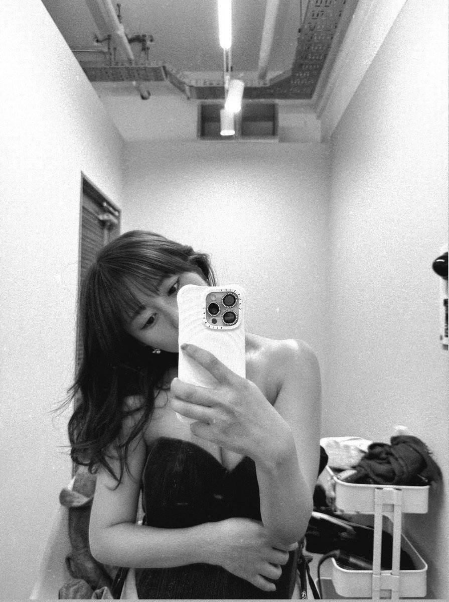 coco3n's tweet photo. おやすみ🌙 https://t.co/jZliJeU420