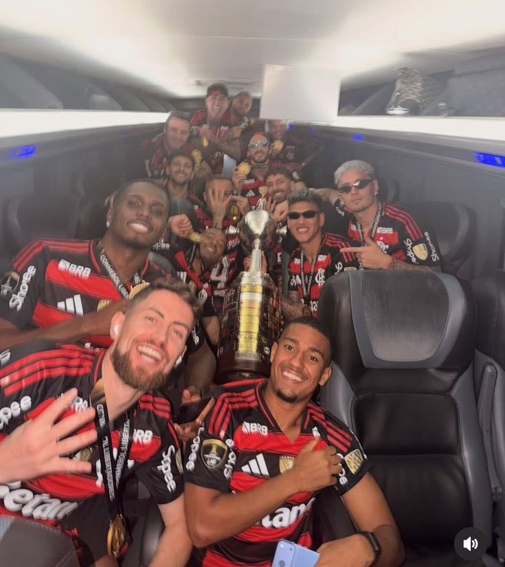 CentralFlaNacao's tweet photo. saudade. https://t.co/xcN0Vmd34L