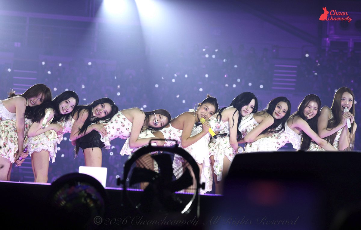 chaenchaen0423's tweet photo. 260710 THIS IS FOR Finale
트와이스 영원히~~~~
#TWICE #트와이스 #THISISFOR
#TWICE_THISISFOR_WORLD_TOUR https://t.co/v2P4f3ZODO