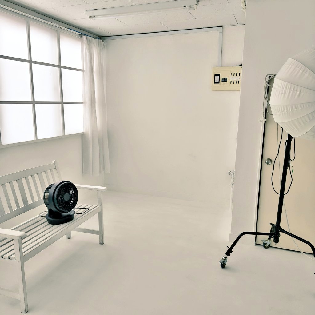 koushido's tweet photo. 【情報共有&超超超超超超拡散希望‼️】
7月19日(日)
【新宿ビアンないと】
【ヌーディングライブ撮影会】

7月20日(月)㊗️
【SMファン感謝祭1部2部3部】

は【赤羽スタジオトランバネーロ】3階の
白ホリスタジオにて開催させて頂きます🙏

2階の【廃墟風スタジオ】は楽屋といたします🙏

会場は3階になります🙏土足厳禁。床にそのままお座り頂いても全然大丈夫です☺️👌座布団30席、パイプ椅子席10席、あとは立ち見になります😊🙏

何卒よろしくお願いいたします🙏‼️