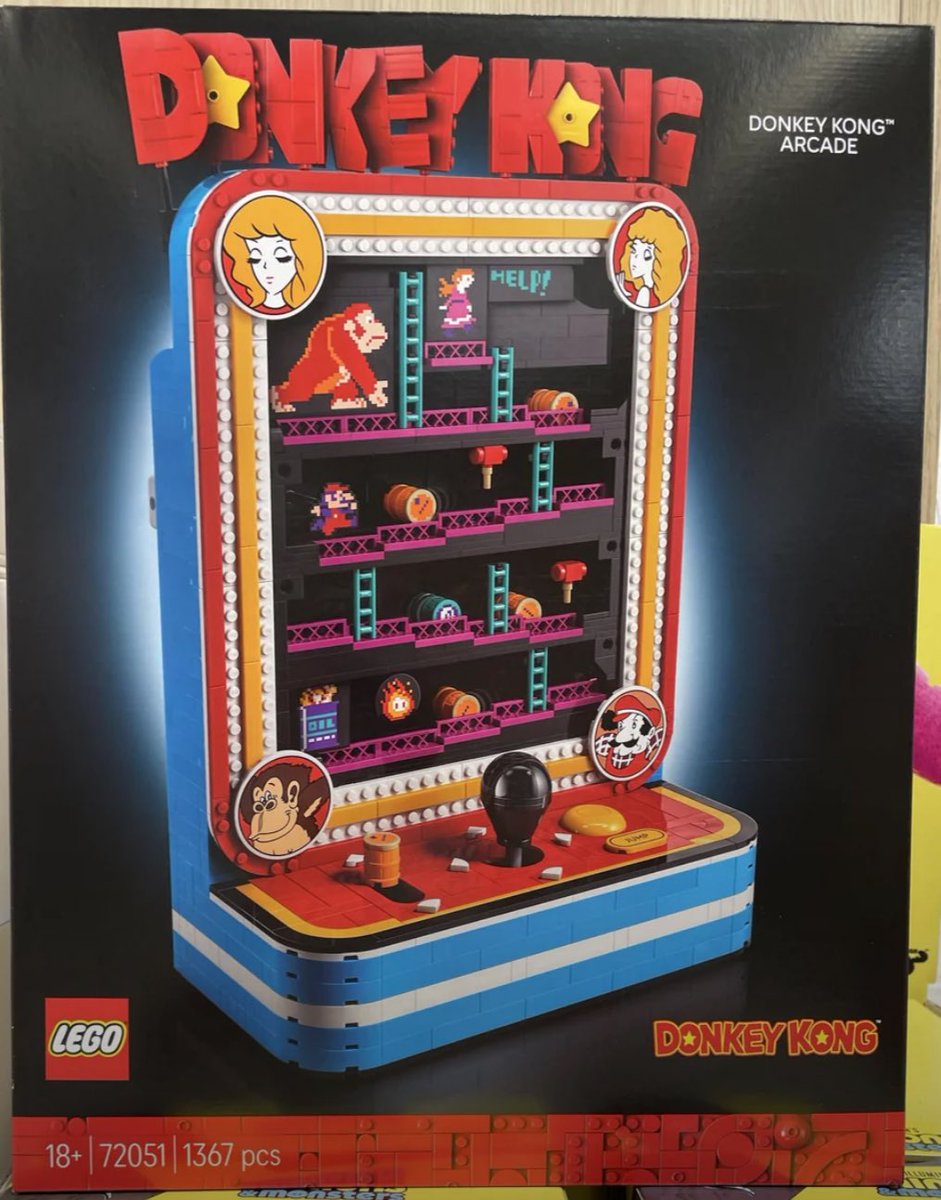 the_brick_news's tweet photo. First look at the new LEGO Donkey Kong Arcade!

Coming in August for $200. https://t.co/QYDNJLeeau