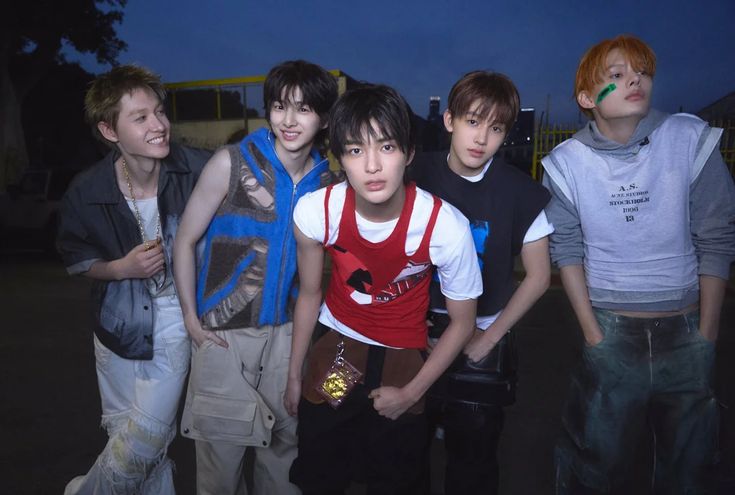 bmspotiify's tweet photo. 5th Gen K-Pop Group that currently have songs with over +100K daily streams on Spotify:

1. #BABYMONSTER — 14 🔥
2. CORTIS — 12
3. ILLIT — 9
4. Hearts2Hearts, LNGSHOT — 5
5. MEOVV — 4
6. BOYNEXTDOOR, KISS OF LIFE, RIIZE, KiiiKiii, izna — 1 https://t.co/aM1TLEEqDO