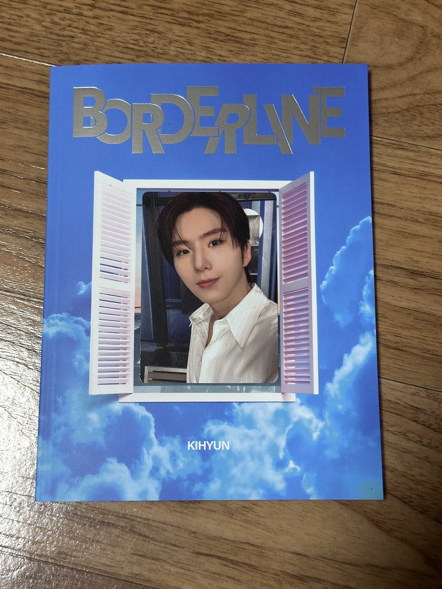 byeri2022's tweet photo. 260710 보더라인 스쉽스퀘어앨범

볼수록 다채롭게
귀엽고 잘 생기고
자꾸 맘에 문 활짝 열고
보게하네
(봉숙이포카 갖고프네..또있으니 까자.
월요일 회사가서)

#KIHYUN #기현
#BORDERLINE #보더라인
#SoGood #쏘굿 https://t.co/GcB81zzt7q